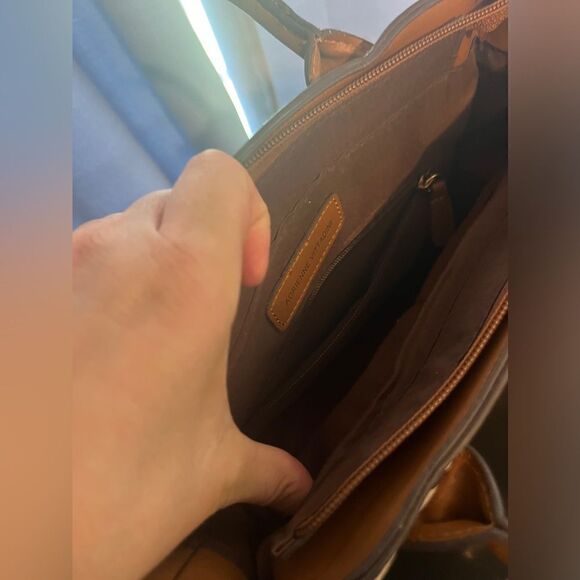 Adrienne Vittadini Signature Doubleplay Tote. - Picture 3 of 9